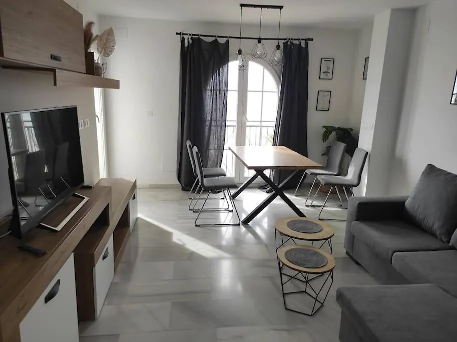Apartamento Tres Habitaciones Primera Linea De Playa Rincón de la Victoria