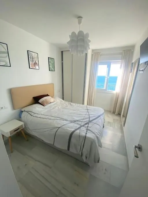Apartamento Tres Habitaciones Primera Linea De Playa Rincón de la Victoria 0*,  Španělsko
