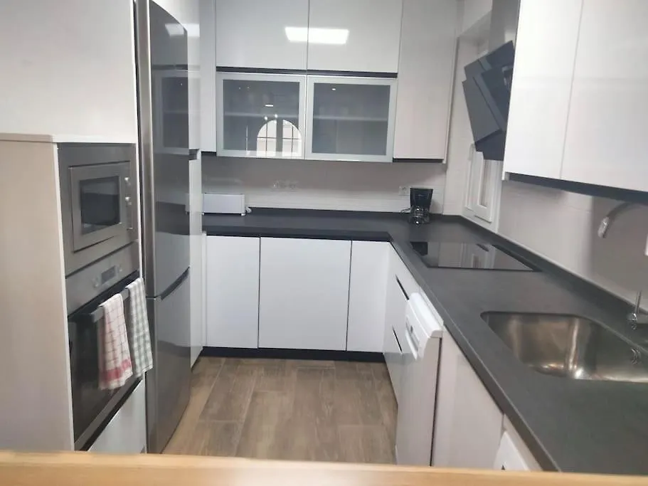 Apartamento Tres Habitaciones Primera Linea De Playa Rincón de la Victoria