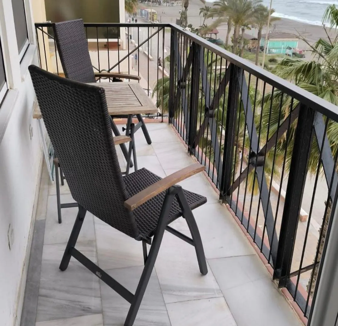 Apartamento Tres Habitaciones Primera Linea De Playa Rincon de la Victoria Apartment